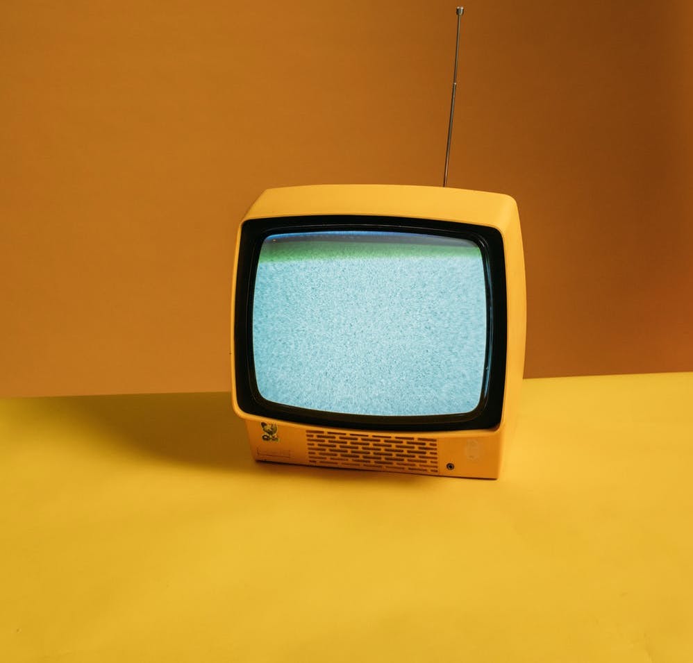 TV A COLORI VS TV IN BIANCO E NERO